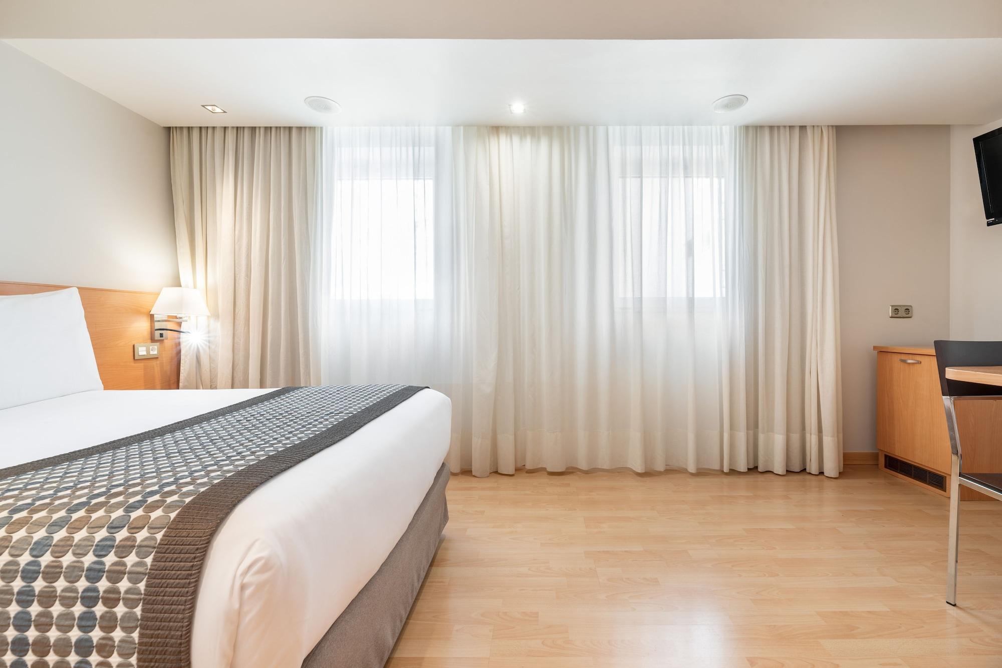 Exe Puerta San Pedro Hotel Lugo Ngoại thất bức ảnh