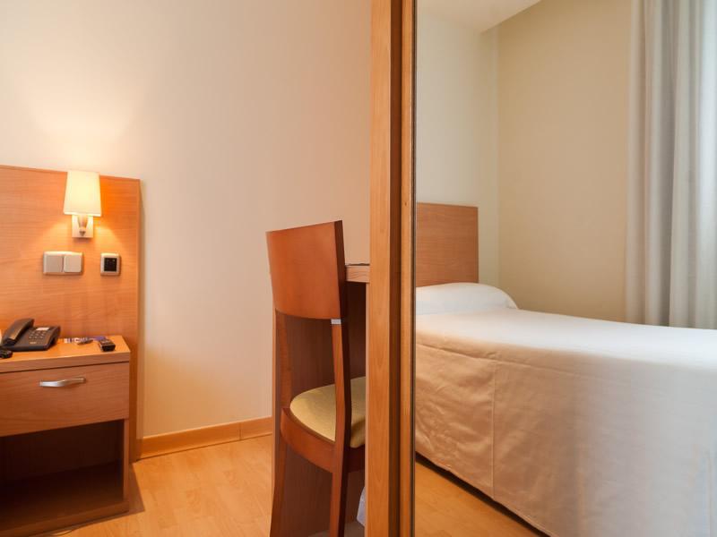 Exe Puerta San Pedro Hotel Lugo Ngoại thất bức ảnh