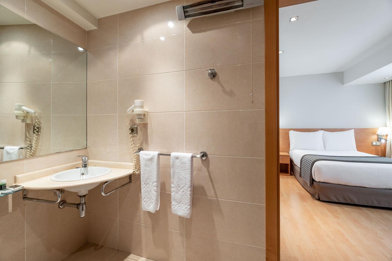Exe Puerta San Pedro Hotel Lugo Ngoại thất bức ảnh