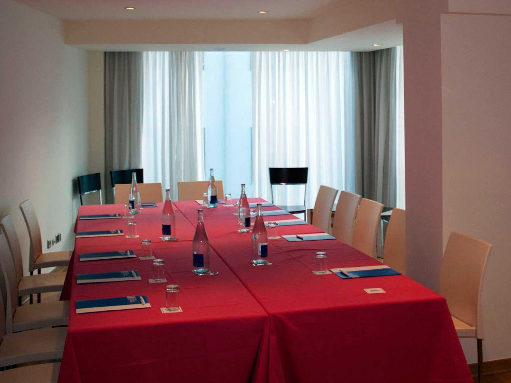 Exe Puerta San Pedro Hotel Lugo Ngoại thất bức ảnh