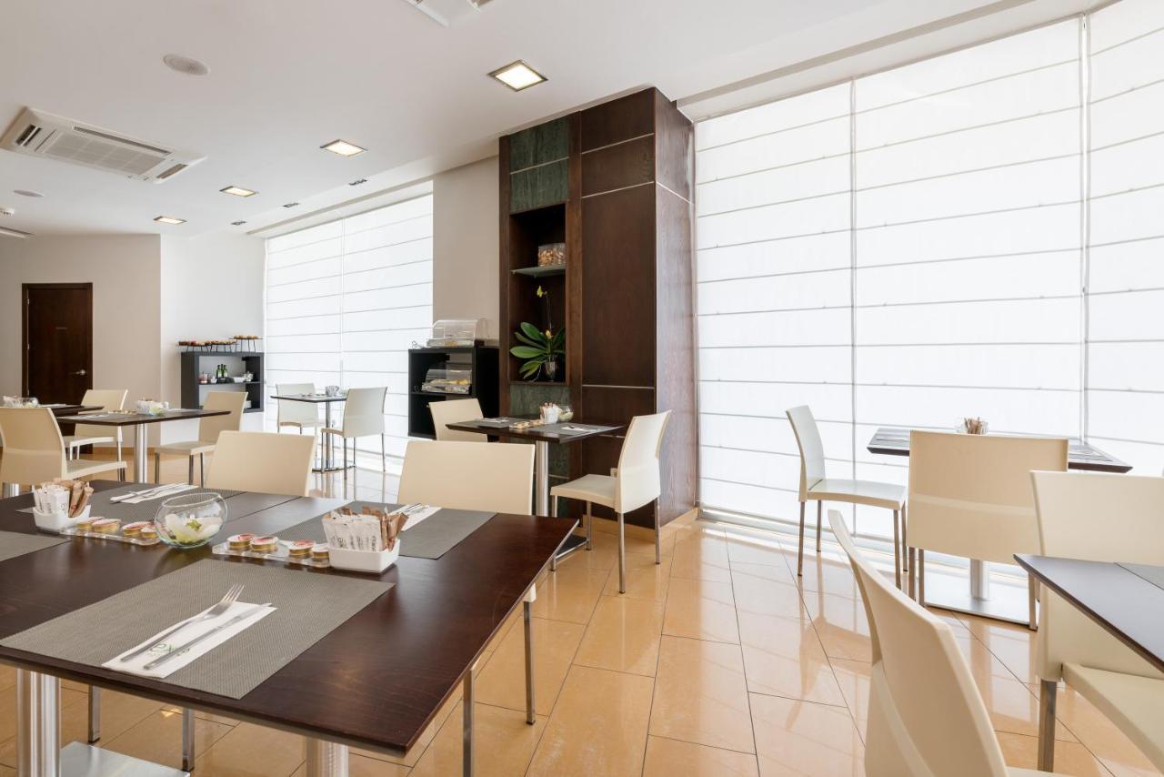 Exe Puerta San Pedro Hotel Lugo Ngoại thất bức ảnh