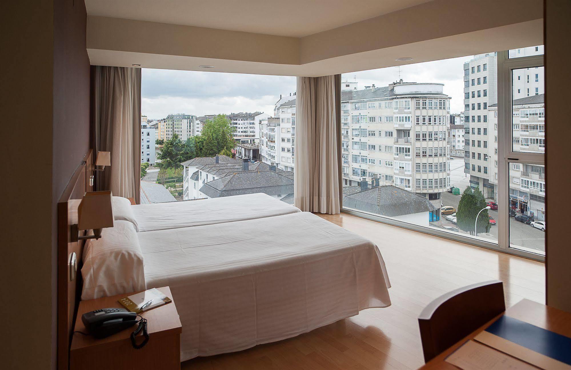 Exe Puerta San Pedro Hotel Lugo Ngoại thất bức ảnh