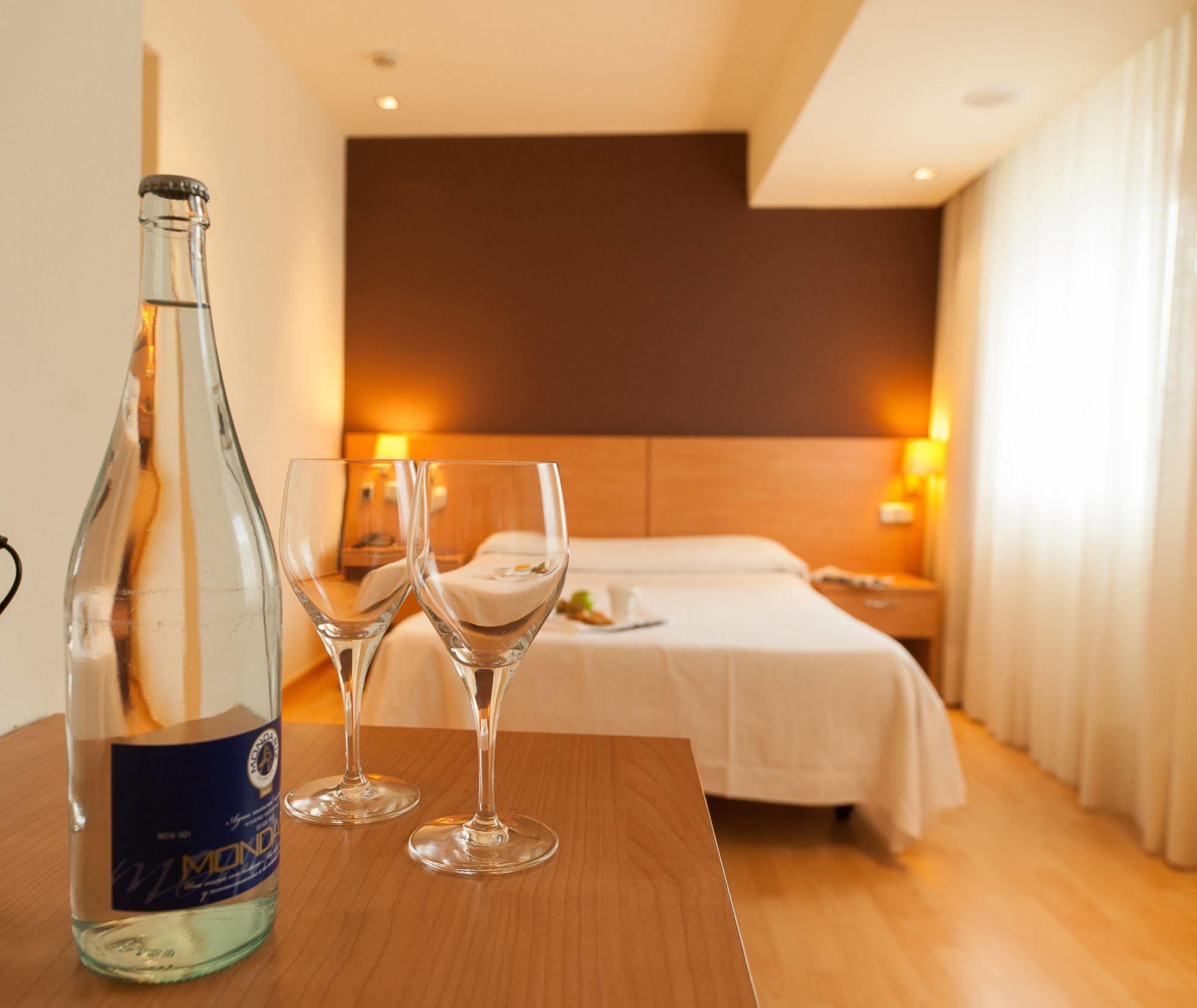 Exe Puerta San Pedro Hotel Lugo Ngoại thất bức ảnh