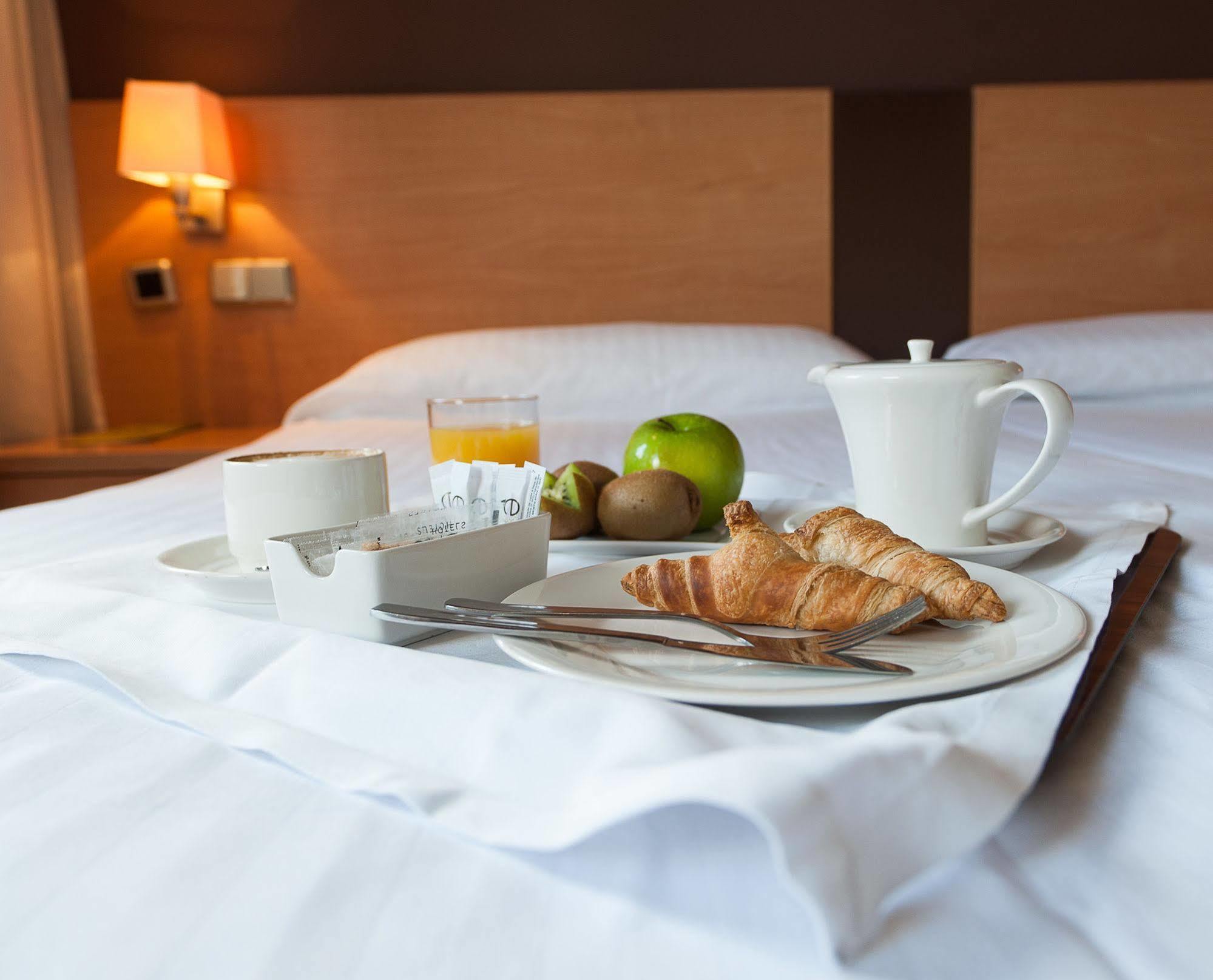 Exe Puerta San Pedro Hotel Lugo Ngoại thất bức ảnh